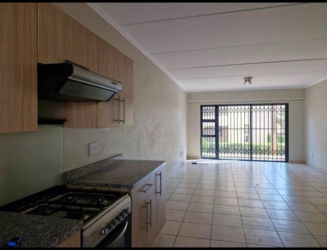3 BEDROOM PROPERTY TO RENT IN LONEHILL